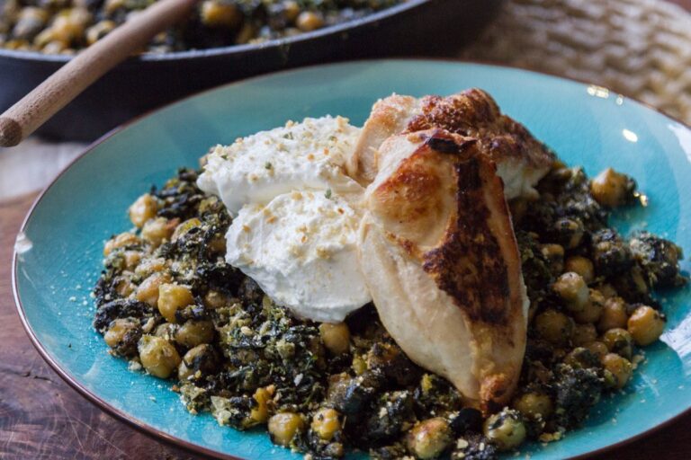 Η συνταγή της ημέρας: Ρεβίθια με σπανάκι και κοτόπουλο