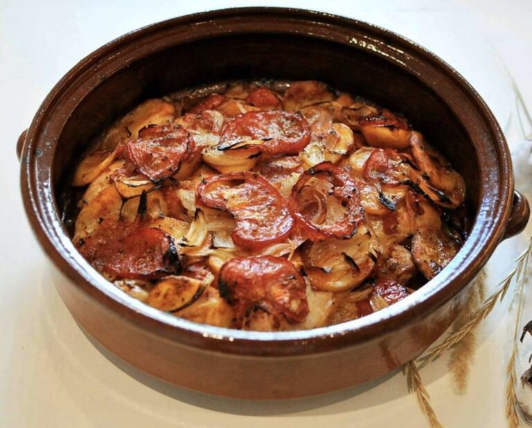 Κυπριακός χοιρινός Τταβάς στο φούρνο την Παρασκευή στην ΚΑΤΣΑΡΟΛΑ!