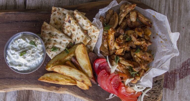 Η συνταγή της ημέρας: Σπιτικός γύρος κοτόπουλο