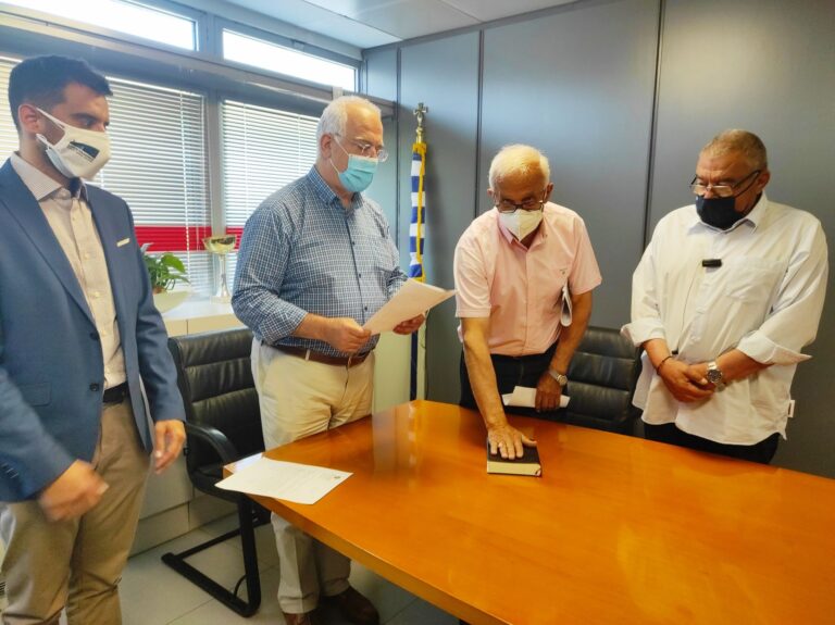 Ορκωμοσία νέου Δημοτικού Συμβούλου στην Παλλήνη στη θέση του αδικοχαμένου Ηλία Περδίκη