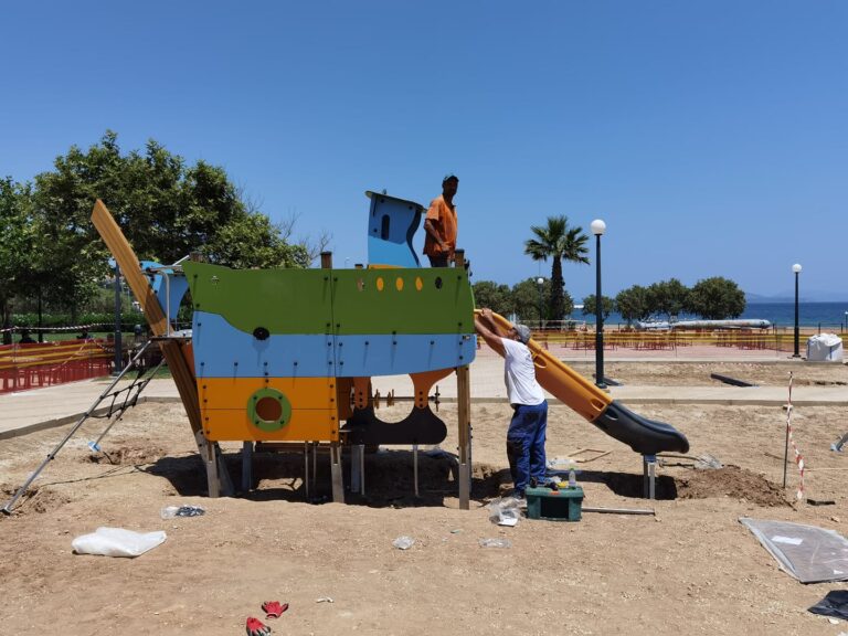 Ραφήνα: Σχεδόν έτοιμη η νέα Παιδική χαρά στο Πάρκο Καραμανλή