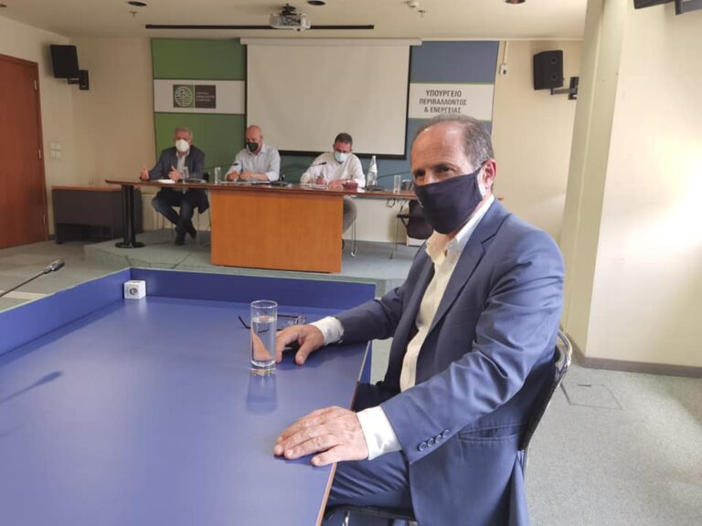 Συνάντηση Β.Μπουρνού για τους δασικούς χάρτες(φωτο)