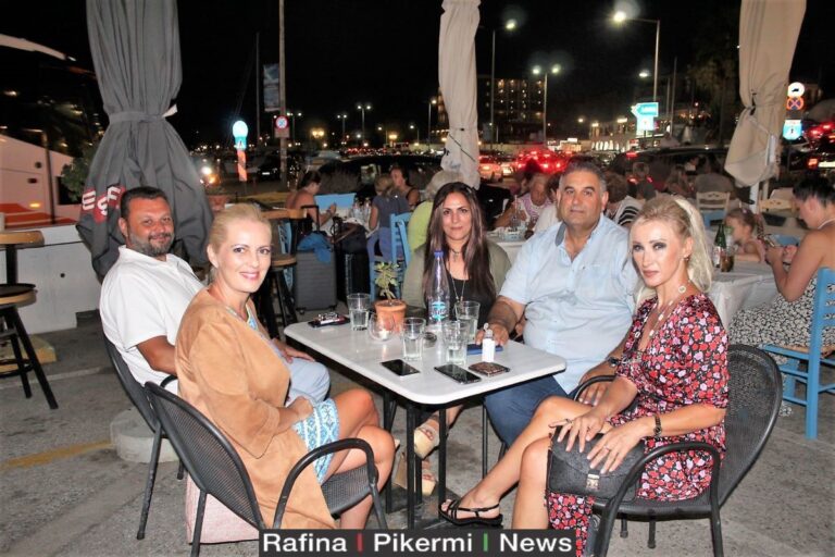 Μια ξεχωριστή παρέα στο λιμάνι της Ραφήνας!
