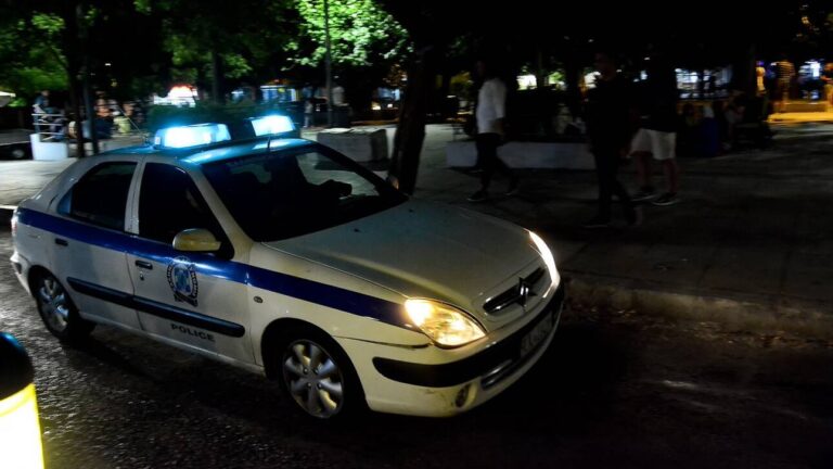 Δολοφόνησαν γυναίκα έξω από το σπίτι της στην Αγία Βαρβάρα