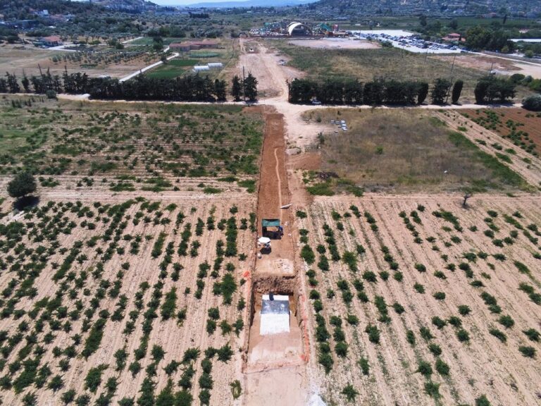 Σπάτα: Ξεκίνησε το αντιπλημμυρικό έργο στο επιχειρηματικό πάρκο στην περιοχή “Γυαλού”