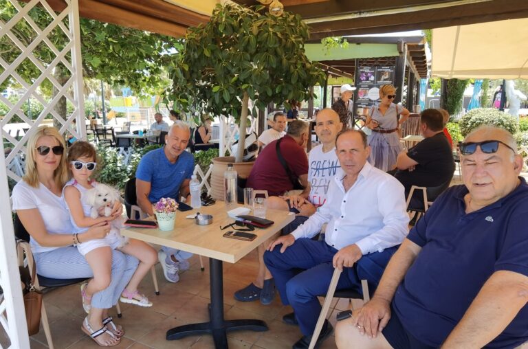 ‘Ολα έτοιμα για την εκκίνηση του ράλι-αντίκα στη Ραφήνα