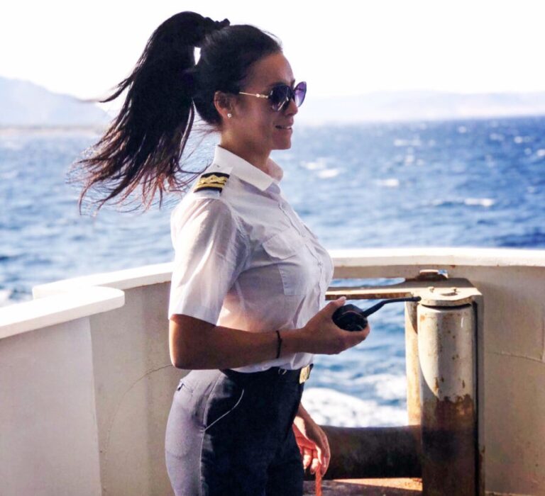 Μαριάνθη Κάσδαγλη: Από το Survivor… Υποπλοίαρχος στο SuperFerry II στη Ραφήνα!(βίντεο)