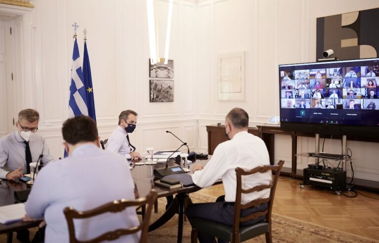 Μητσοτάκης: Αυξάνεται ο κατώτατος μισθός κατά 2%