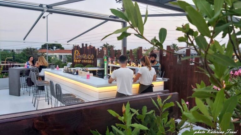 Η δροσερή ταράτσα του Bianco Roof Garden στο Πικέρμι αντίδοτο στον καύσωνα!