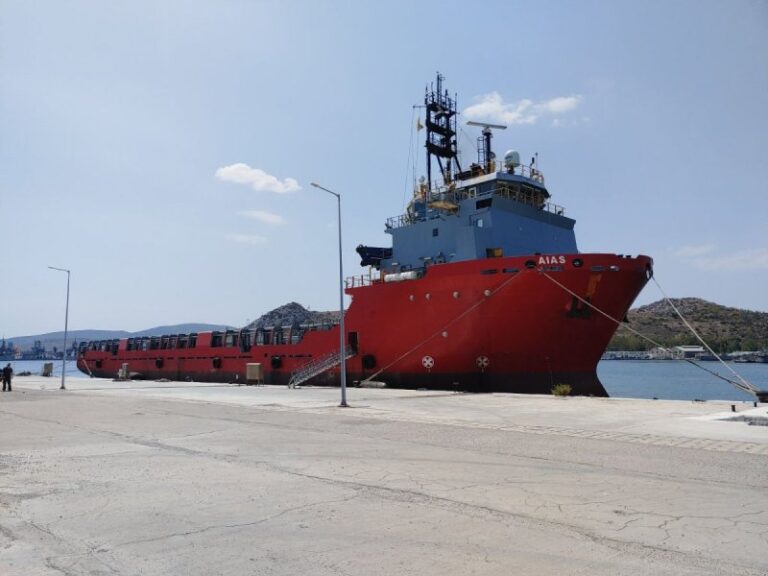 Νέα δωρεά Λασκαρίδη προς το Πολεμικό Ναυτικό- Κατέπλευσε στον ναύσταθμο Σαλαμίνας το πλοίο «AIAΣ»