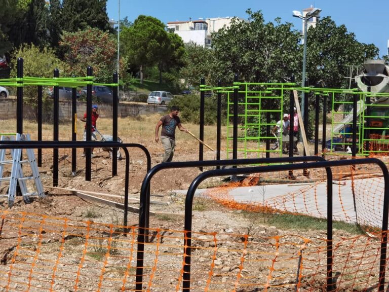Ραφήνα: Και όργανα γυμναστικής ενηλίκων στη Μάντικα!(φωτο)