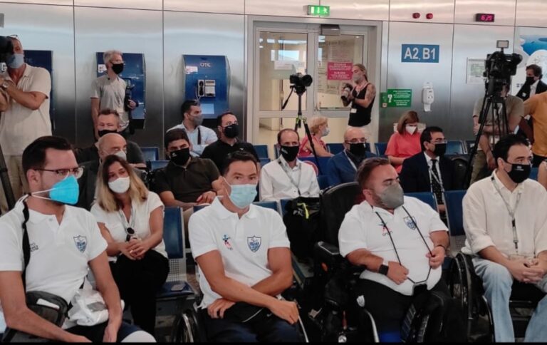 O Ευάγγελος Μπουρνούς στην αναχώρηση των αθλητών για την Παραολυμπιάδα του Τόκιο