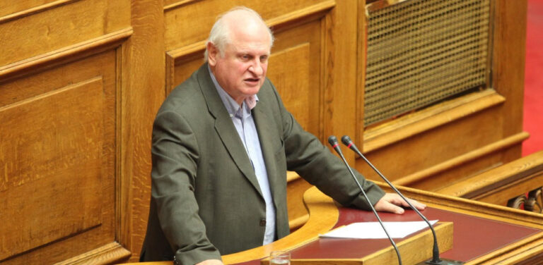 Πέθανε αιφνιδίως το ιστορικό στέλεχος του ΚΚΕ Αντώνης Σκυλλάκος