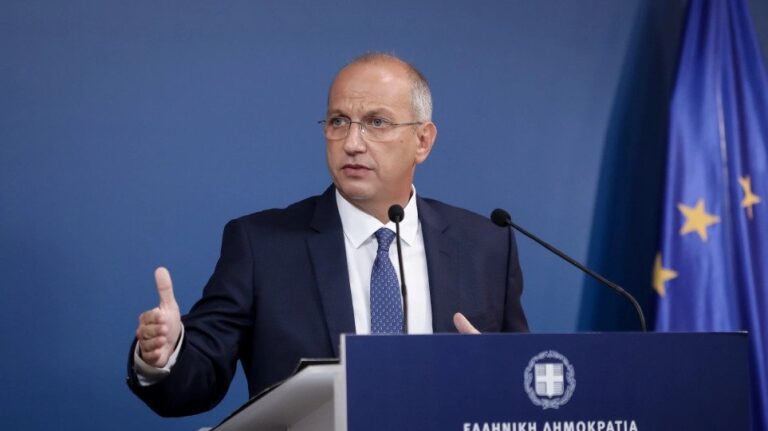 Σημαντική μερίδα αρνείται τον εμβολιασμό αλλά η κοινωνία δεν μπορεί να περιμένει:Τι θα γίνει με τους ανεμβολίαστους