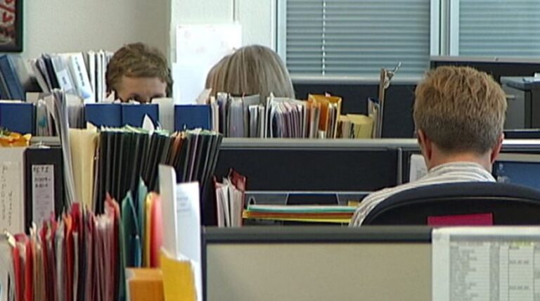 Πώς θα γίνουν οι προσλήψεις συμβασιούχων για αναπλήρωση ανεμβολίαστων (εγκύκλιος)