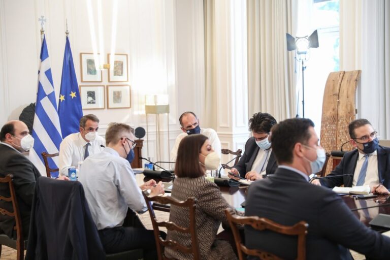 Ανασχηματισμός προ των πυλών – Τι λένε τα σενάρια (video)