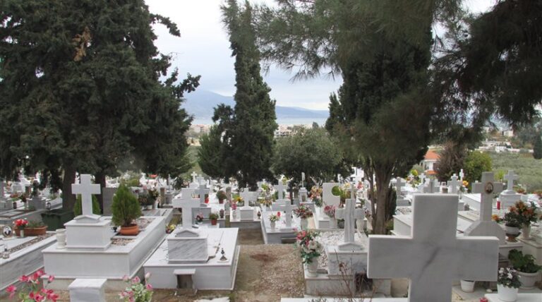 Αποπειράθηκε να αυτοκτονήσει επάνω από το μνήμα του συζύγου της στο Βόλο-είχε χάσει και παιδί
