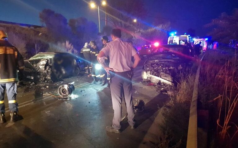 Σοκαριστικές φωτογραφίες από τροχαίο στον Άγιο στέφανο