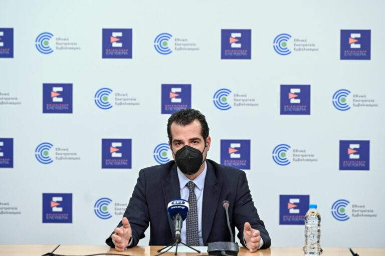 Με αρνητικό τεστ οι ανεμβολίαστοι σε Δημόσιο, τράπεζες, εμπορικά – Δύο τεστ την εβδομάδα για ανεμβολίαστους εργαζόμενους