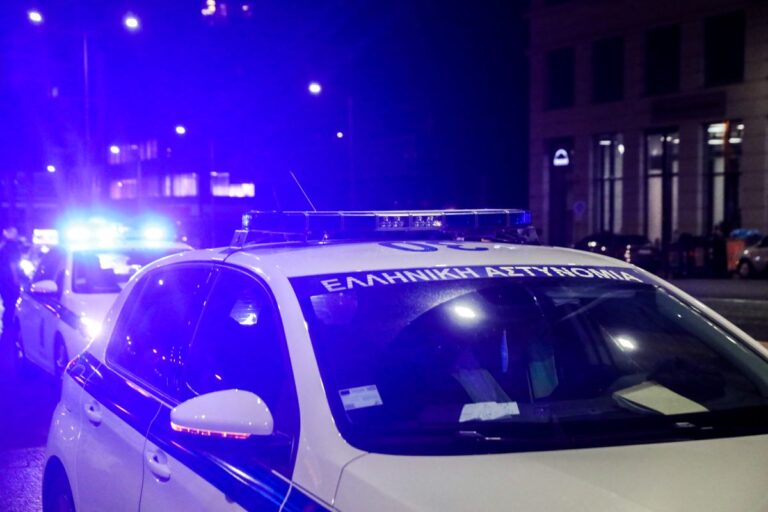 Σοκ στη Θεσσαλονίκη: Νεκρός άντρας – σφηνώθηκε σε συρόμενη πόρτα φαρμακαποθήκης