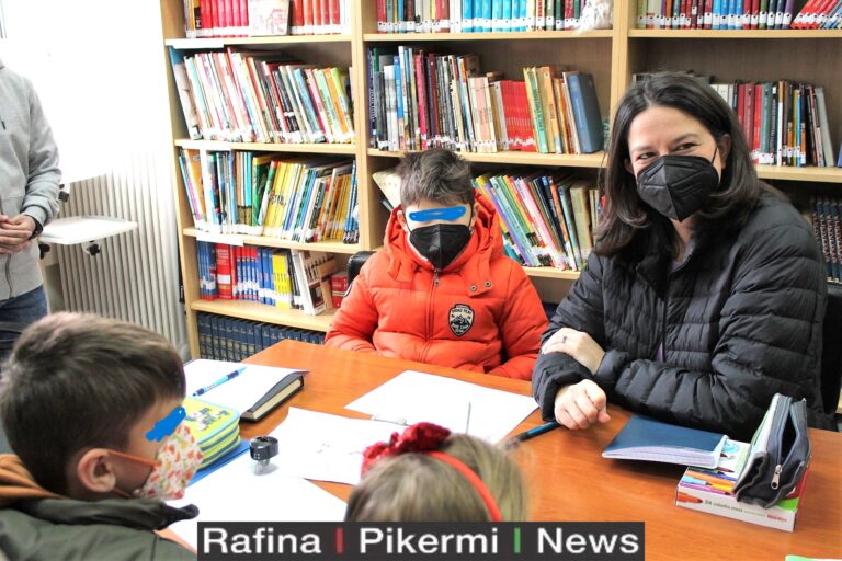 Αποκλειστικό: Η υπουργός Παιδείας Νίκη Κεραμέως στη Ραφήνα(φωτο – βίντεο)