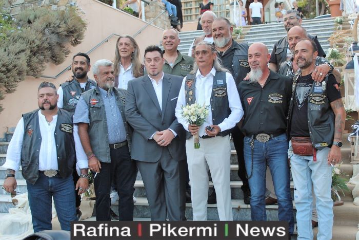 Ένας γάμος διαφορετικός από τους άλλους… στην Παντοβασίλισσα της Ραφήνας( φωτο – βίντεο)