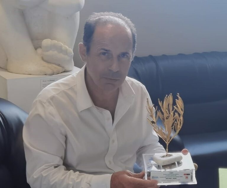 Στα χέρια του Δημάρχου Β.Μπουρνού το διπλό βραβείο από τη Θεσσαλονίκη για τις περιβαλλοντικές δράσεις