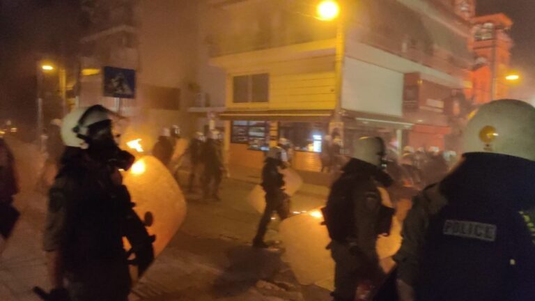 Επεισόδια στη Νίκαια μετά το τέλος της πορείας για τον Π.Φύσσα