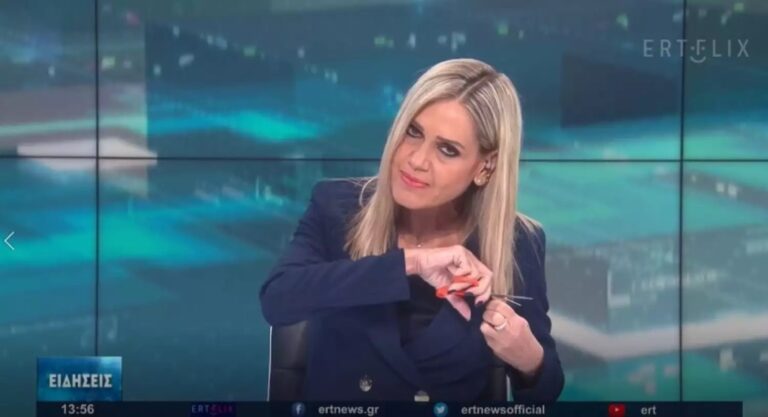 Παρουσιάστρια της ΕΡΤ έκοψε τα μαλλιά της on air – Ως ένδειξη στήριξης στις Ιρανές (βίντεο)