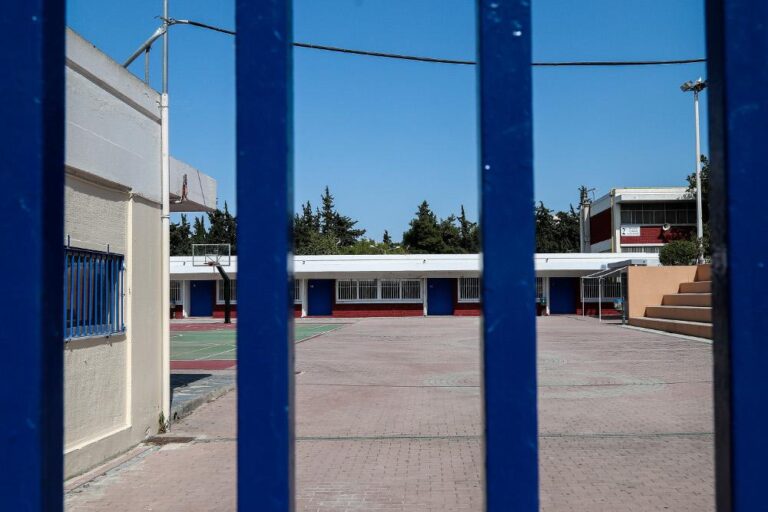 Συμπλοκή ανηλίκων στη Βούλα – Μαχαίρωσαν 14χρονο έξω από σχολείο