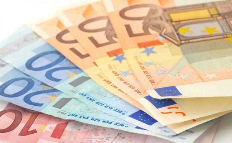 Νέα αναδρομικά έως 4.360 ευρώ σε απόστρατους και χήρες