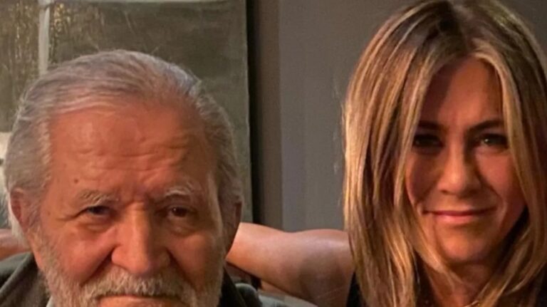 Τζένιφερ Άνιστον: Πέθανε ο ελληνικής καταγωγής πατέρας της – Ποιος ήταν ο Γιάννης Αναστασάκης