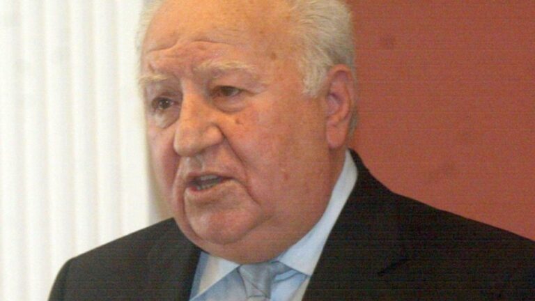 Πέθανε ο σεισμολόγος Βασίλης Παπαζάχος