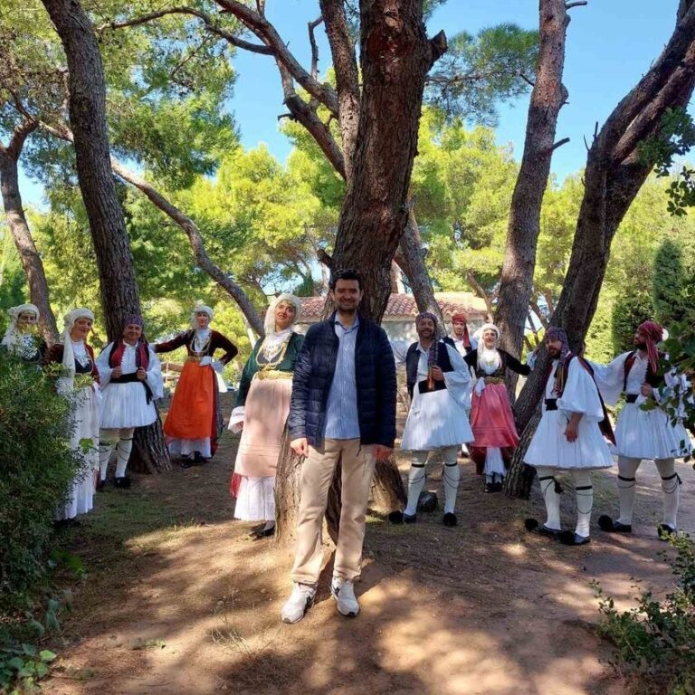 Το Λύκειο Ελληνίδων Ραφήνας στην τηλεοπτική εκπομπή ”Τραγούδια και χοροί του Μοριά”(βίντεο)