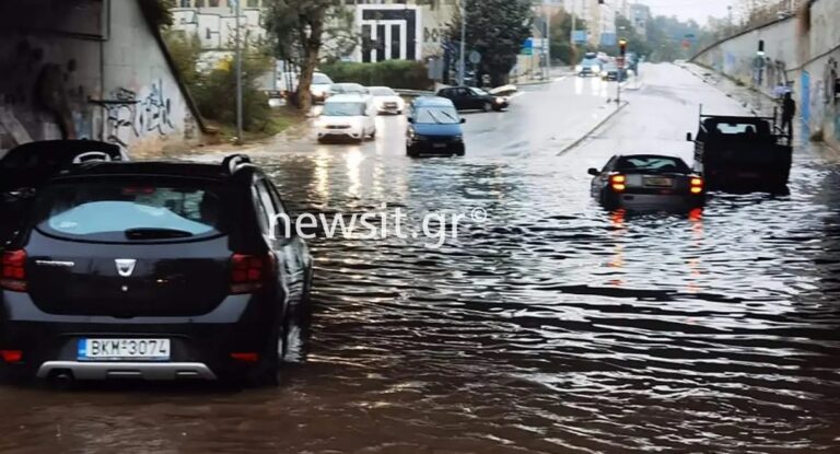 Μαρούσι: Εγκλωβίστηκαν οδηγοί στην Σπύρου Λούη