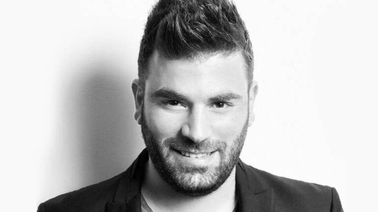 Μάχη για τη ζωή του δίνει ο πατέρας του Παντελή Παντελίδη
