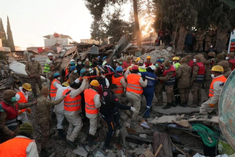 Τουρκία: Διέσωσαν τη 42χρονη Μελίκε μετά από 222 ώρες στα ερείπια