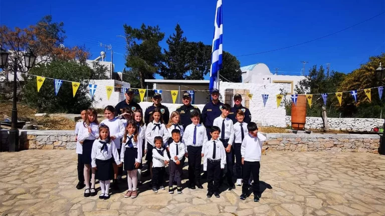 Στους Αρκιούς ο Άγγελος έκανε παρέλαση με 13 μαθητές από την Βούλα