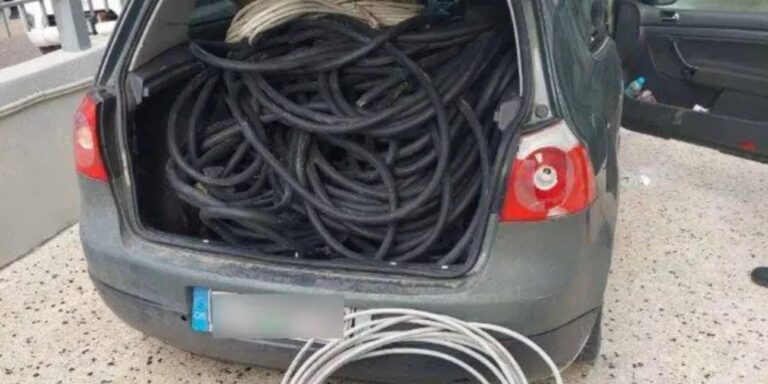 Καταδίωξη στην Αττική Οδό: Έκλεψαν 300 κιλά καλώδια με χαλκό 