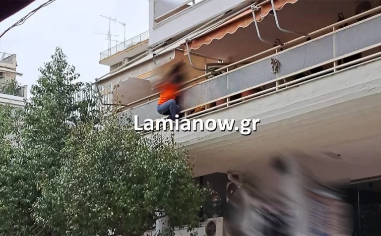 Σοκ με γυναίκα που απειλούσε να πέσει από το μπαλκόνι της