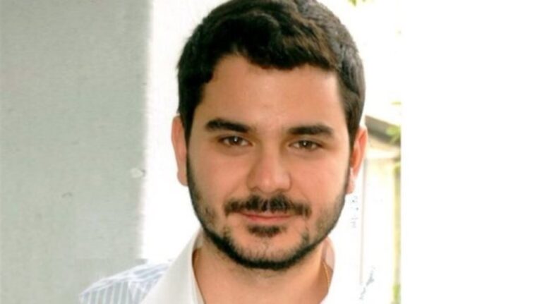 Μάριος Παπαγεωργίου: Σοκάρει η μητέρα του για τους συλληφθέντες – «Τους είχα δει στα δικαστήρια»
