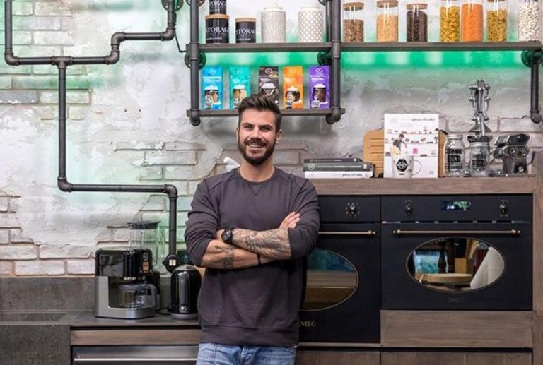 Πετρετζίκης: Λουκέτο στα καταστήματα Kitchen Lab