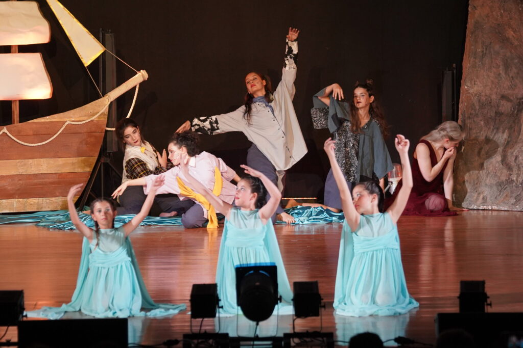 «Η-παλέτα-των-συναισθημάτων»-–-Μια-εντυπωσιακή-και-συγκινητική-παράσταση-χορού-στο-θέατρο-του-Μουσικού-Γυμνασίου-Παλλήνης