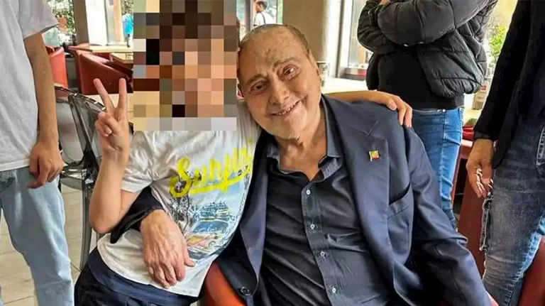 Η τελευταία φωτογραφία του Μπερλουσκόνι