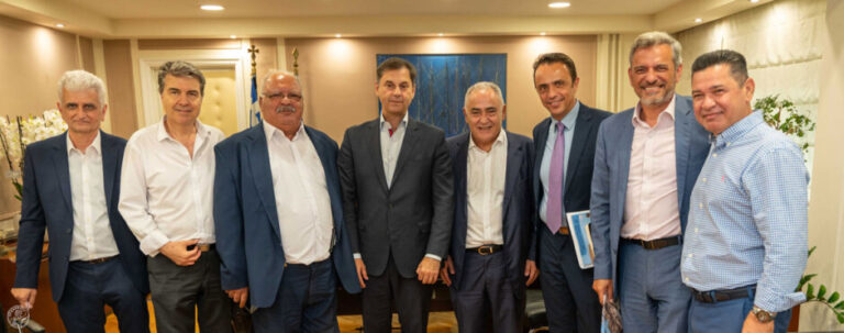 Αντιπροσωπεία του Επαγγελματικού Επιμελητηρίου Αθηνών στον Χάρη Θεοχάρη