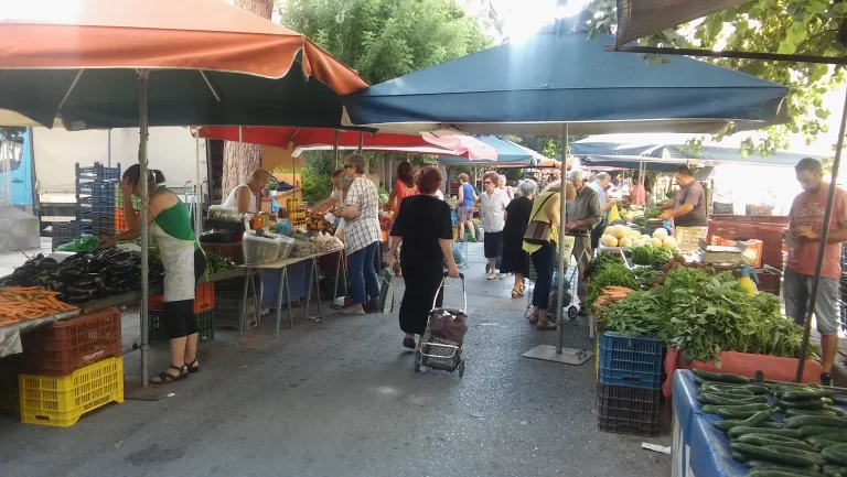 Κανονικά οι λαϊκές αγορές στον καύσωνα – Οι συστάσεις στους καταναλωτές