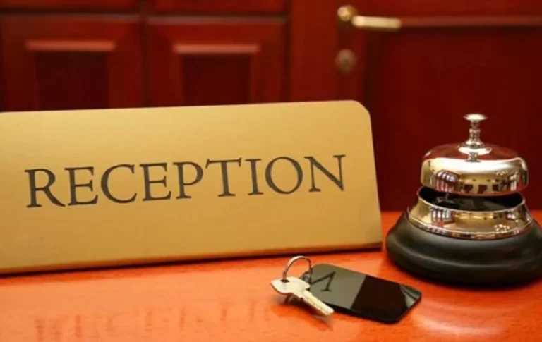 Ξενοδόχος επιτέθηκε και ξυλοκόπησε υπάλληλο επειδή ζήτησε ρεπό