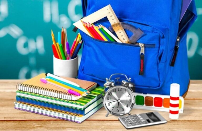Συγκέντρωση σχολικών ειδών από τον Δήμο Μαραθώνος για τα παιδιά των περιοχών που επλήγησαν από την κακοκαιρία Daniel