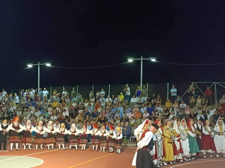 Πραγματοποιήθηκε η “4η Γιορτή κρασιού και παραδοσιακού χορού” στο κατάμεστο γήπεδο της Αφετηρίας Μαραθώνα