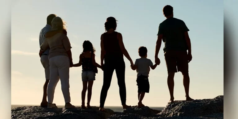 Επίσημα στοιχεία ΕΛΣΤΑΤ: Δραματική προειδοποίηση για περαιτέρω μείωση του πληθυσμού στη χώρα μας